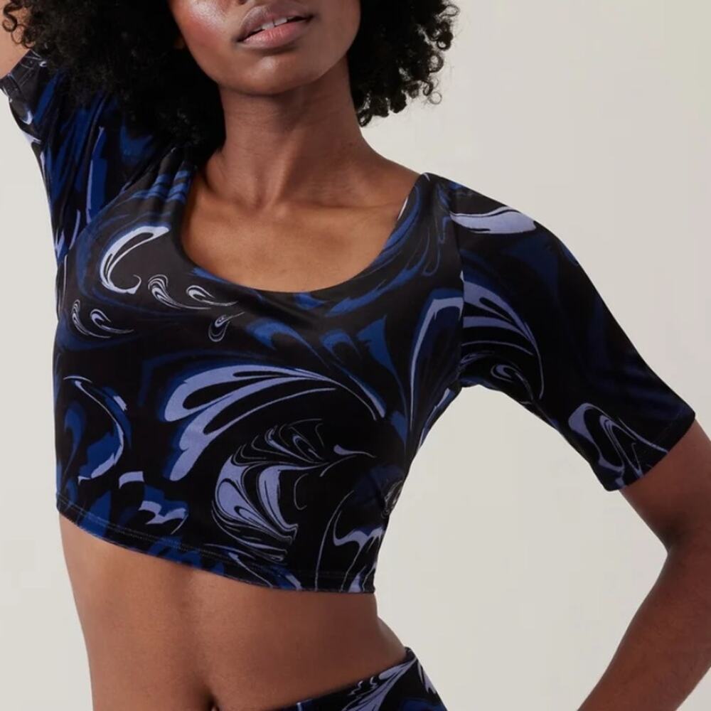 NWT Athleta Exhilrarate Velvet crop in Agate Paisley Black, S